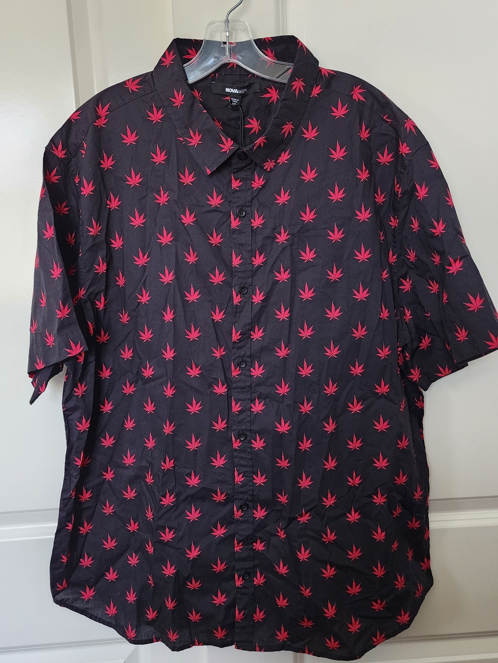 Short-Sleeve Black Button-Down Shirt with Leaf Print